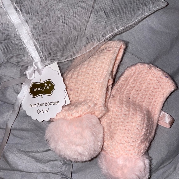 Mud pie Pom Pom booties - Picture 3 of 4